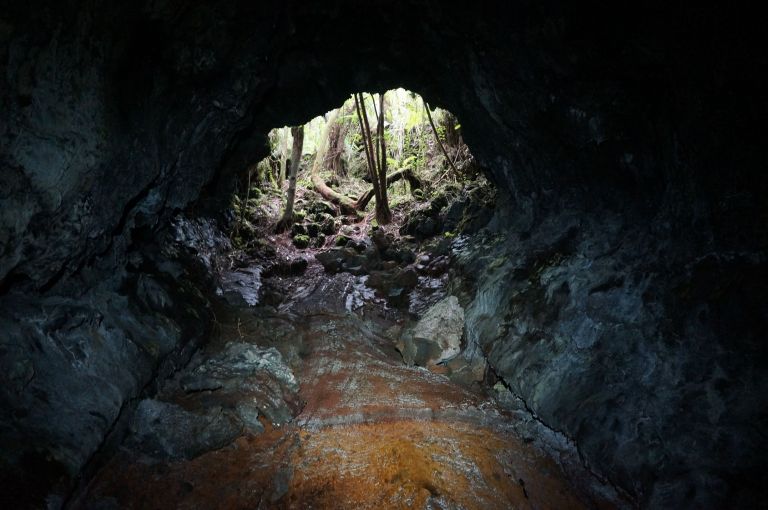 Caverne Gendarme tunnels de lave ile de la réunion rando-volcan (1)