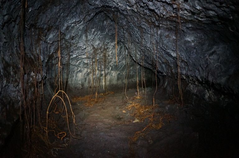 Citron Galet tunnel de lave ile de la reunion 974 spéléo rando-volcan (1)
