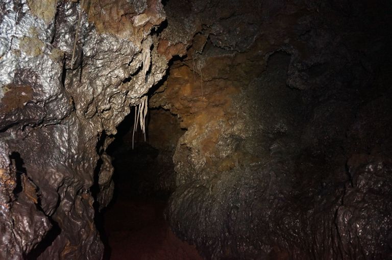 TUNNEL DE LAVE PITON KAPOR REUNION RANDO-VOLCAN.COM SPELEOLOGIE VOLCANIQUE (4)